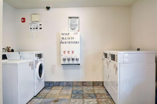 Motel 6-Wethersfield, CT - Hartford image 1