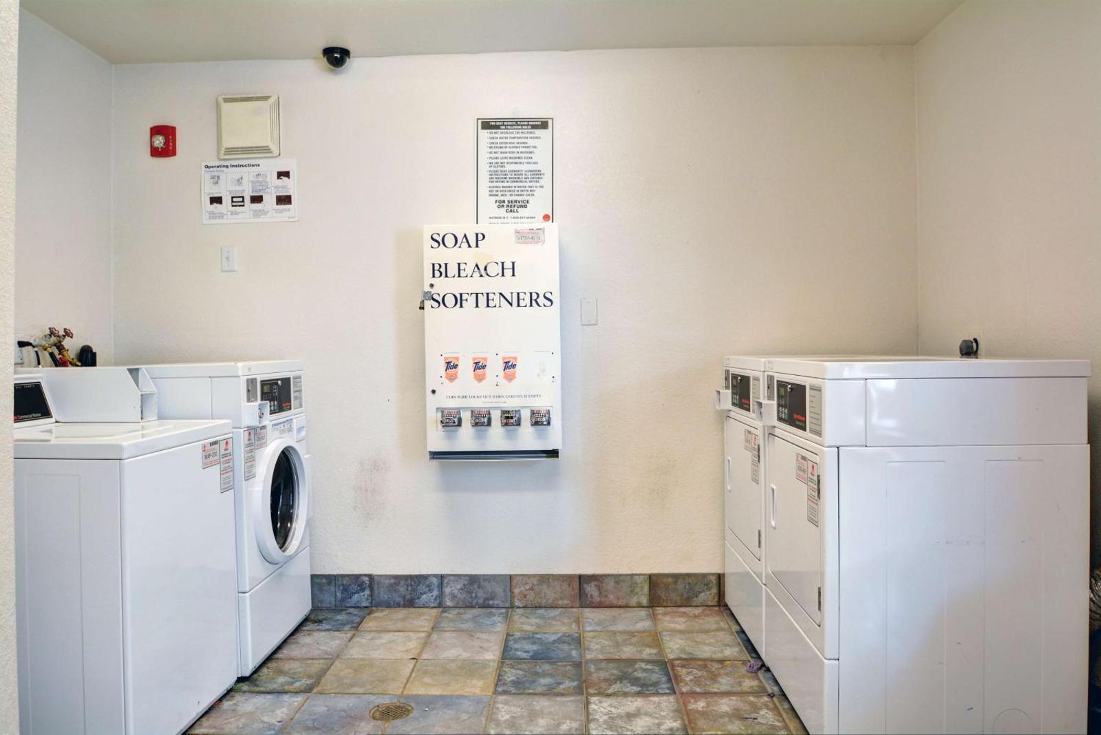 Motel 6-Wethersfield, CT - Hartford