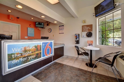 Motel 6-Wethersfield, CT - Hartford image 2